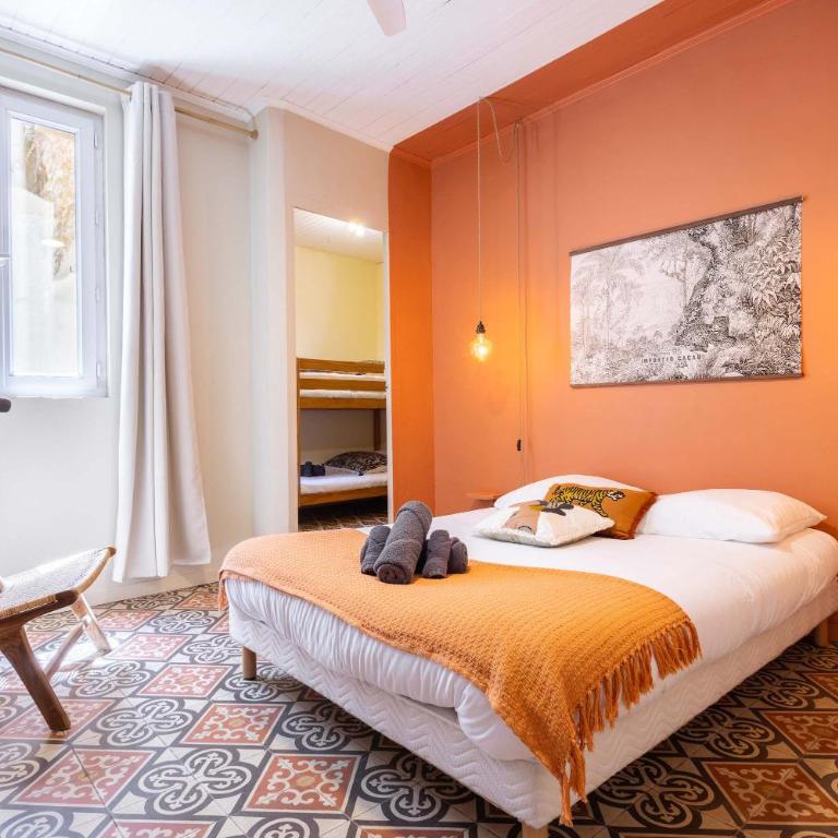 MaisonMaison de village avec terrasse au coeur de Serignan - Ferienhaus - 17