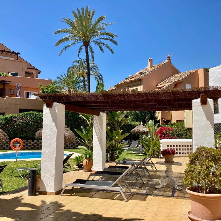 Las Lomas Marbella Club Golden Mile - Apartamento de 2 dormitorios con vistas a la piscina - 32