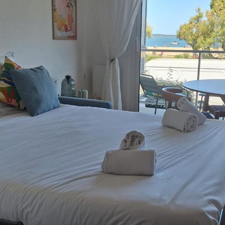 Studio vue sur mer 1ère ligne - Studio with Sea View - 9