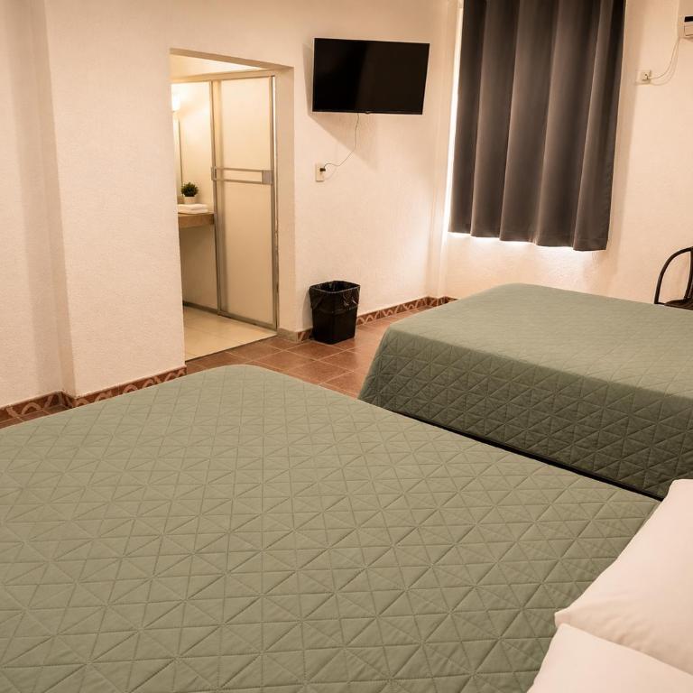 Hotel Miramar - La Paz - Habitación Doble - 2 camas dobles - 3