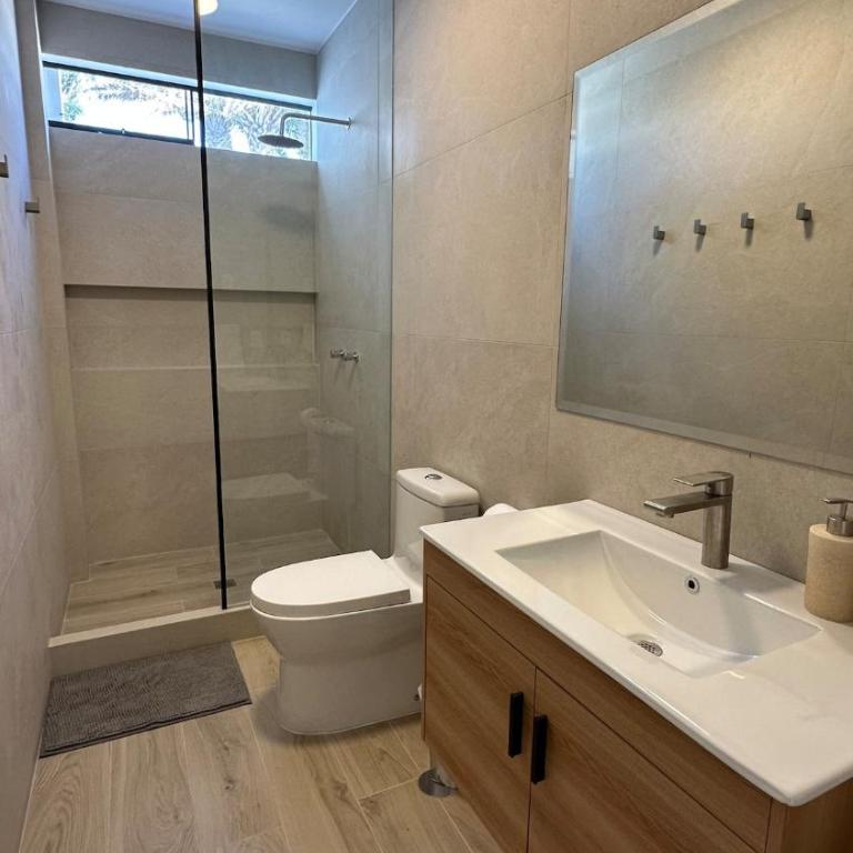 Private Room in Seafront House - Queen Room with Pool View - 28