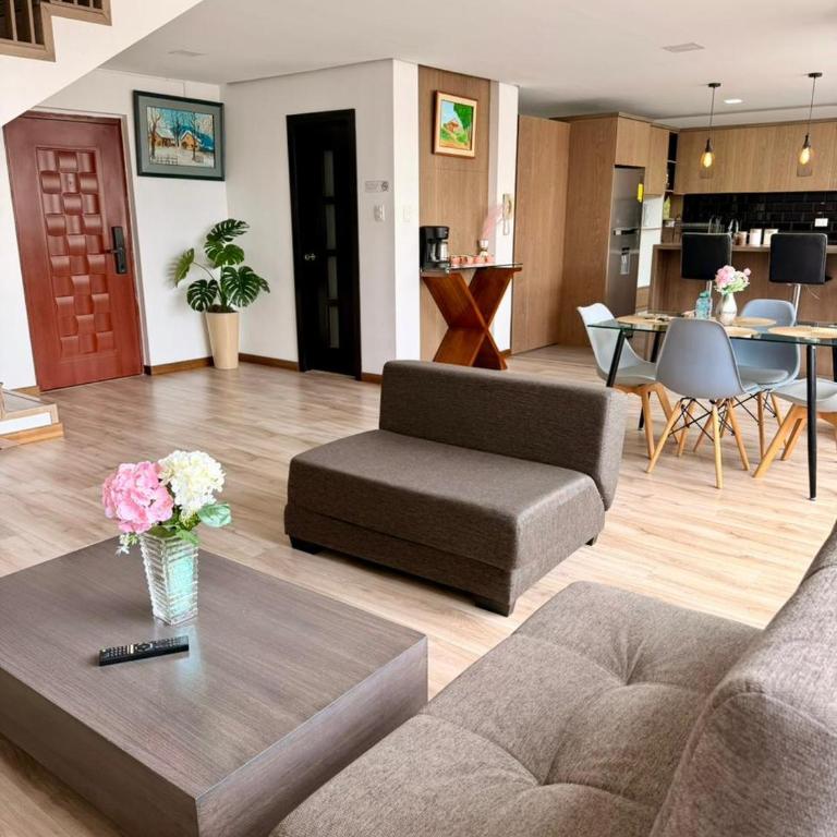Departamento CENTRICO CENTRO LOJA - Apartamento de 3 dormitorios - 11
