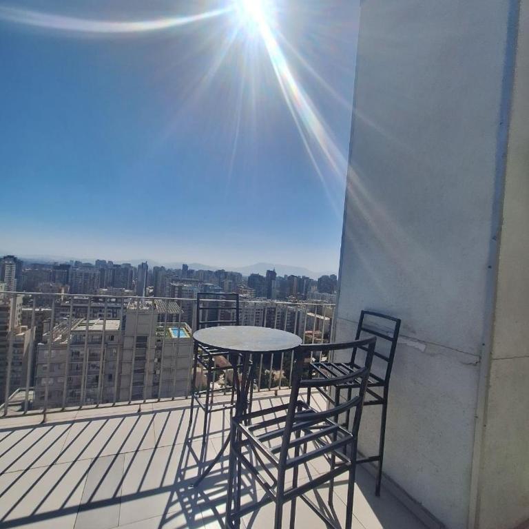descubre santiago desde portugal cercano a mall y metros - Apartamento de 1 dormitorio - 3
