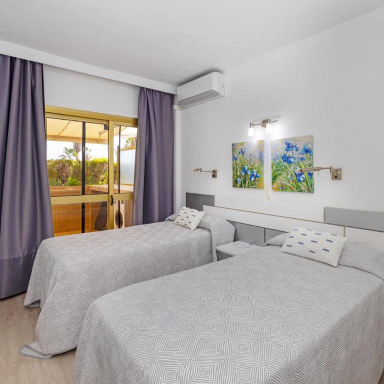 Apto situado a 20 metros de la playa con 3 piscinas, wifi 1000Mbs - Apartamento Estándar de 2 dormitorios - 26
