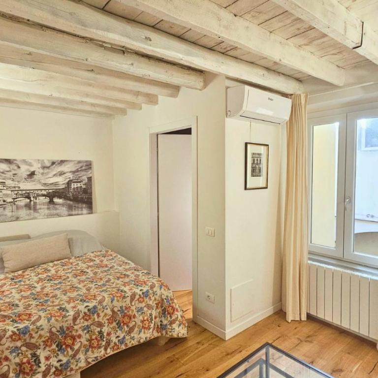 NEW Central & Cozy apartment - city center - Deluxe One-Bedroom Apartment with City View - 6