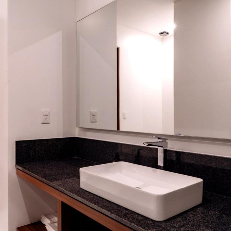 Condesa Residence - Roma Luxury Suite 203 - One-Bedroom Apartment - 90