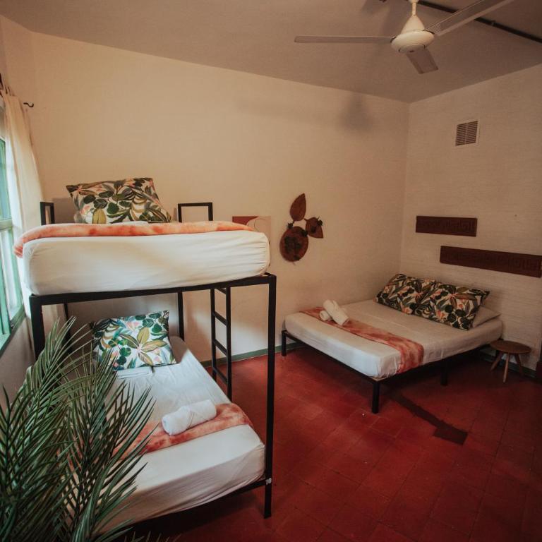 Centro Hostel Medellin - Family Room - 14
