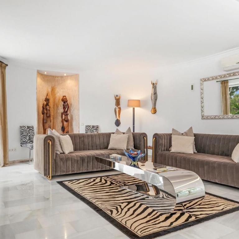 Luxury Villa with Private Pool Rooftop Jacuzzi - Villa - 6