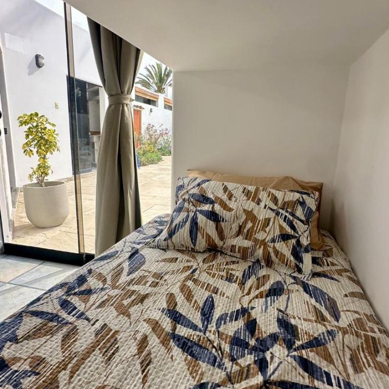 Private Room in Seafront House - Quadruple Room with Private Bathroom - 12