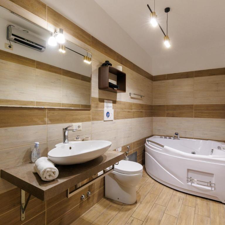 Via Veneto Art Suite - Guest House - Camera Quadrupla Luxury - 31