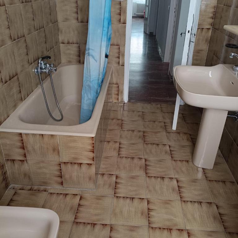 Appartamento via sabotino - Three-Bedroom Apartment - 8