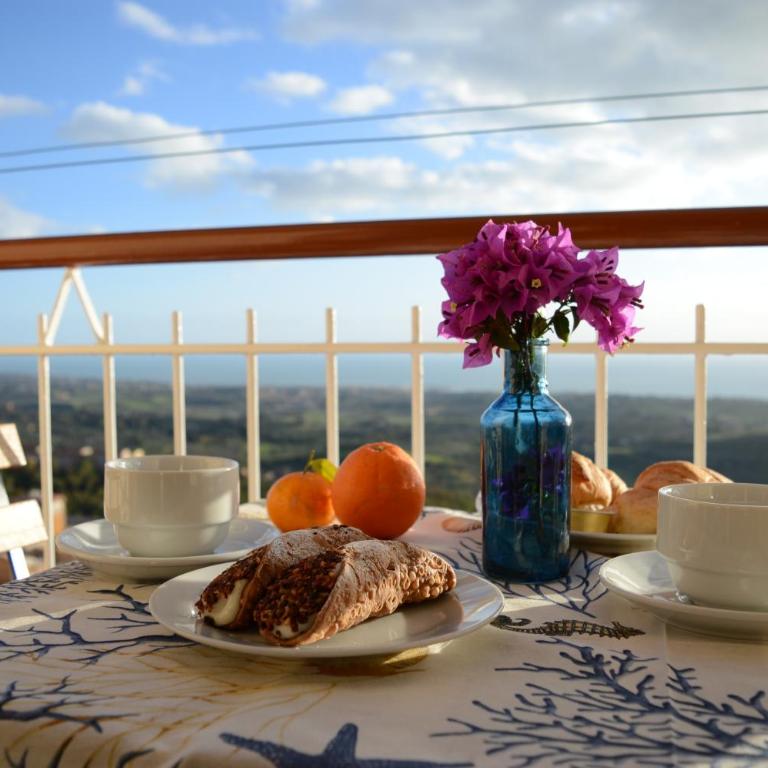 B&B MiraValle Agrigento - Camera Matrimoniale con Balcone e Vista Mare - 12