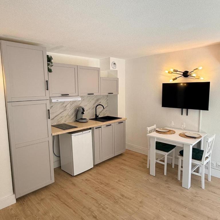 Port frejus - studio lumineux - parking - terrasse - Studio avec Balcon - 4