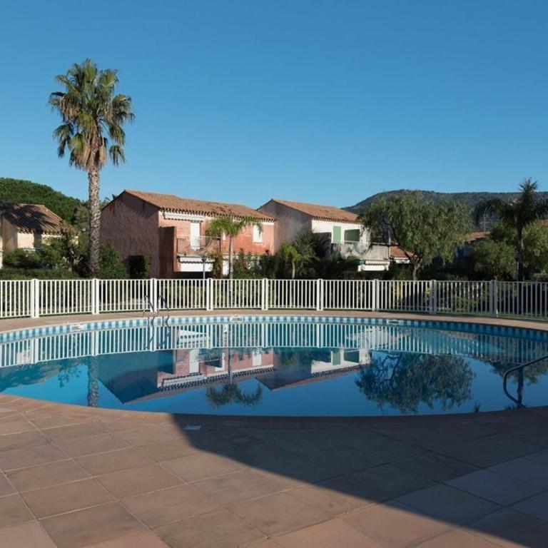Mazet 2 Chambres avec Terrasse et Parking au Lavandou - FR-1-803-45 - Maison de Vacances - 12