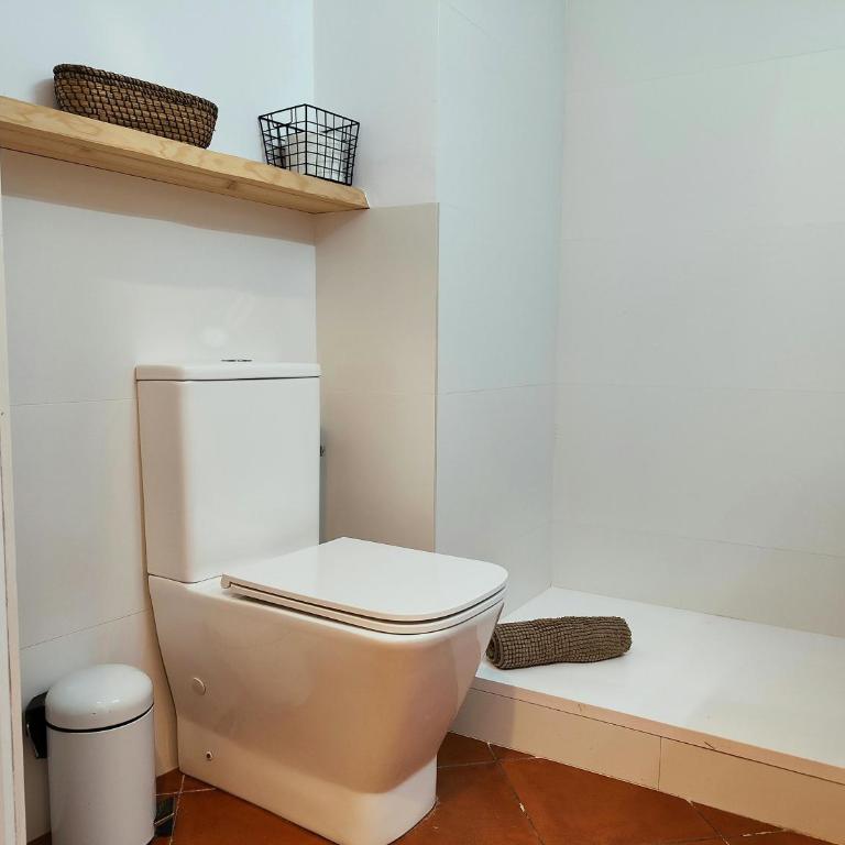 Bright 1-Bed Apartment on La Rambla Barcelona. RJ - Apartamento - 18