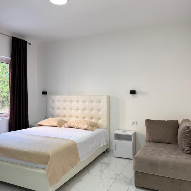 Duraku Apartments - Dvokrevetna Soba sa Bračnim Krevetom - 4