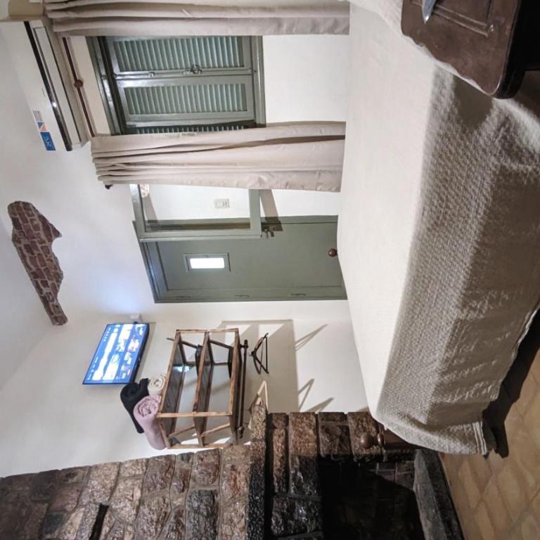 Benvinguts Casa y Apartamentos de 1 a 12 personas Pleno Centro Santa Rosa de Calamuchita - Casa Unifamiliar de 3 dormitorios - 5