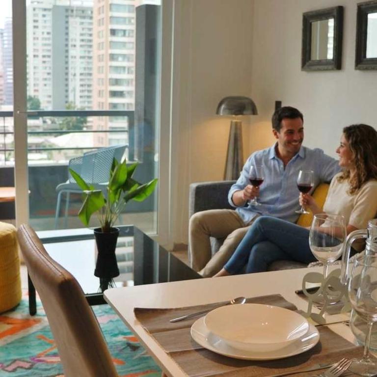 HOM l Parking Cowork Urbano Piscina Parque Almagro - Apartment - 1