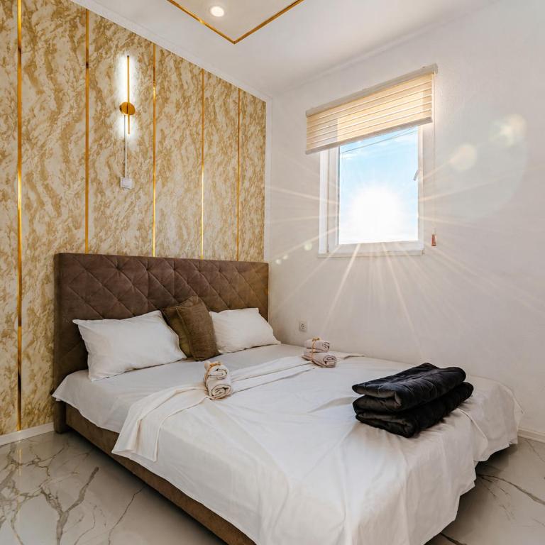 MonteBliss Private Pool & Spa Escape - Three-Bedroom Home - 6