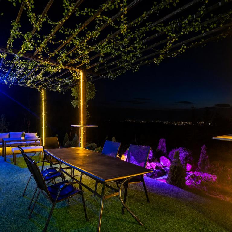 MonteBliss Private Pool & Spa Escape - Three-Bedroom Home - 8