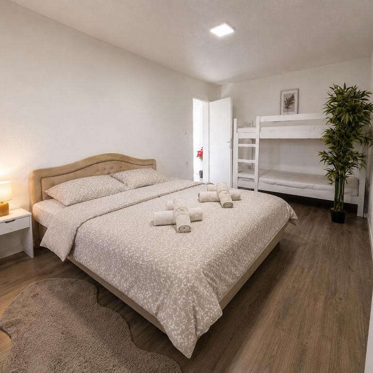 MonteBliss Private Pool & Spa Escape - Three-Bedroom Home - 21