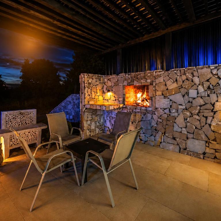 MonteBliss Private Pool & Spa Escape - Three-Bedroom Home - 22