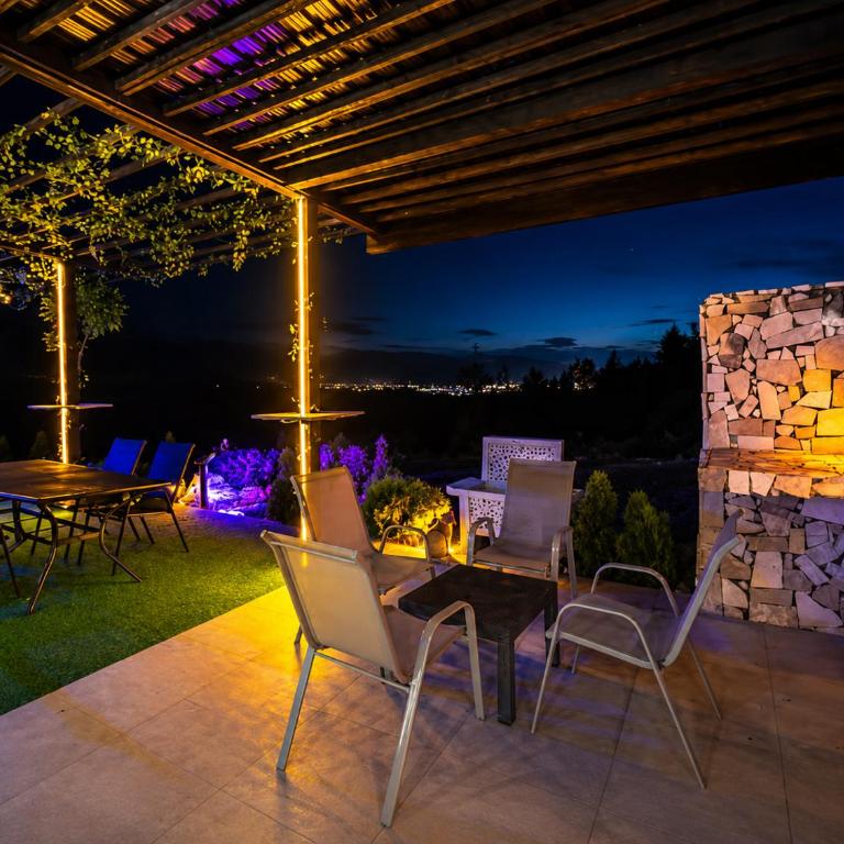 MonteBliss Private Pool & Spa Escape - Three-Bedroom Home - 23