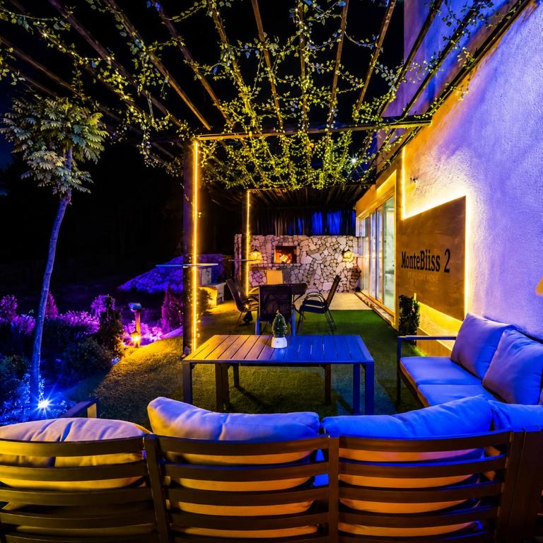 MonteBliss Private Pool & Spa Escape - Three-Bedroom Home - 12