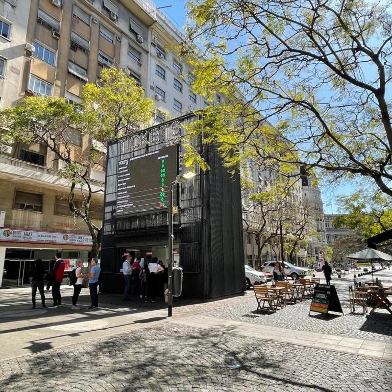 View of the Obelisco! Birthplace of Tango, Wine and Polo - Apartamento de 1 dormitorio - 13