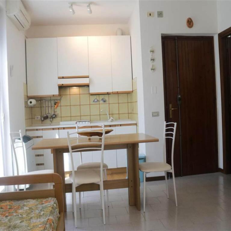 Garden Apartment with Pool Near Lake Garda - Casa Vacanze con 1 Camera da Letto - 7