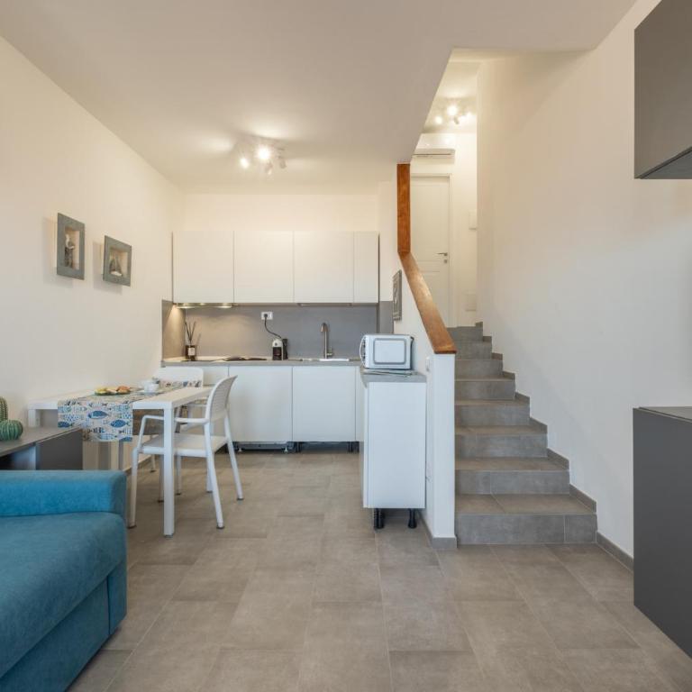 Sea View Terrace - Free Parking - Modern Apt for 4 guests - Appartamento con 1 Camera da Letto, Vista Mare e Terrazza - 11