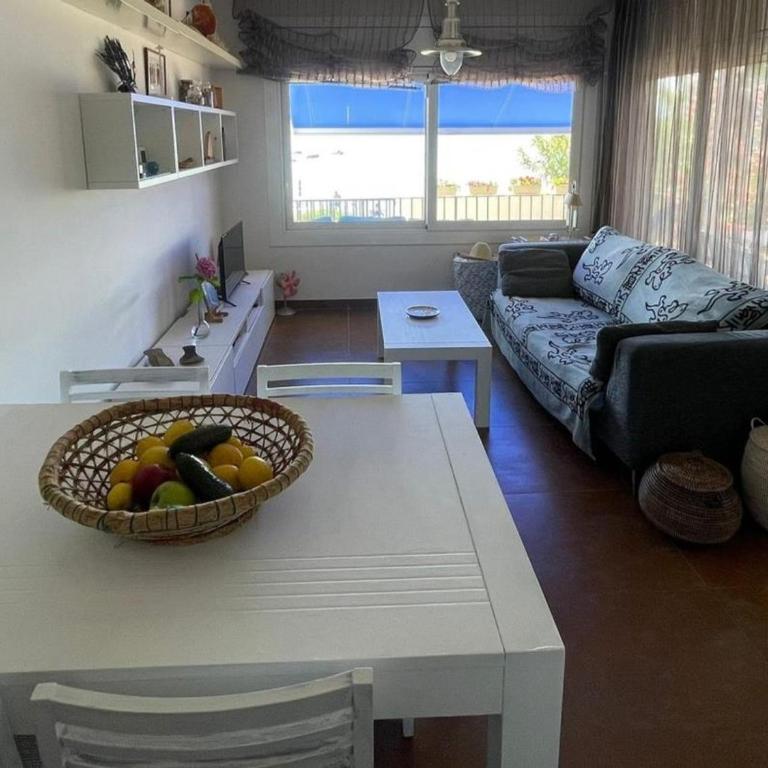 Apartamento reformado con jardín y terraza frente al mar en Cap Ras, cerca de Llançà, acepta mascotas - ES-170-29 - Appartement - 4