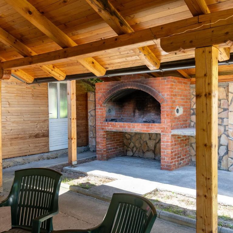 Family Home with AC in Sekovici - Kuća sa klimom - Kuća sa 4 Spavaće Sobe - 3