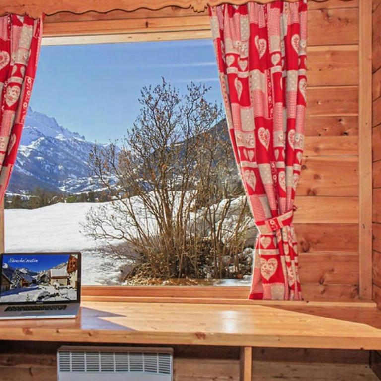 Le troll chalet familial vue sur vallée et ski à proximité - Chalet - 10