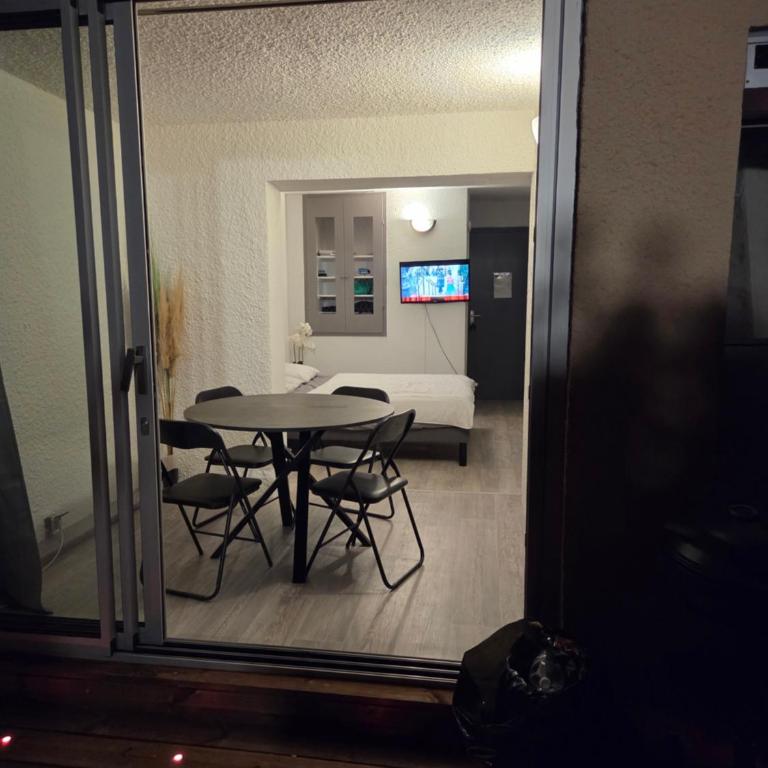 cap ou pas cap - One-Bedroom Apartment - 26