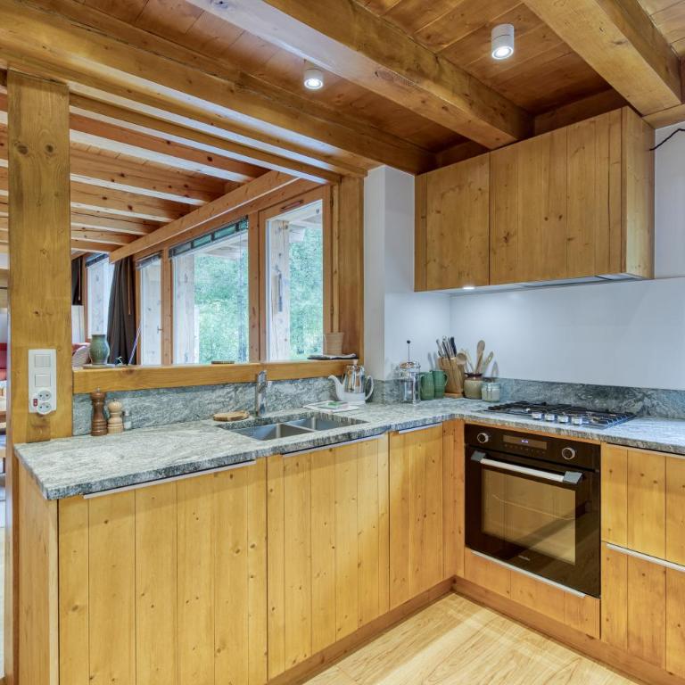 Chalet Allières Walk to Grands Montets | Sleeps 10 - Chalet - 18
