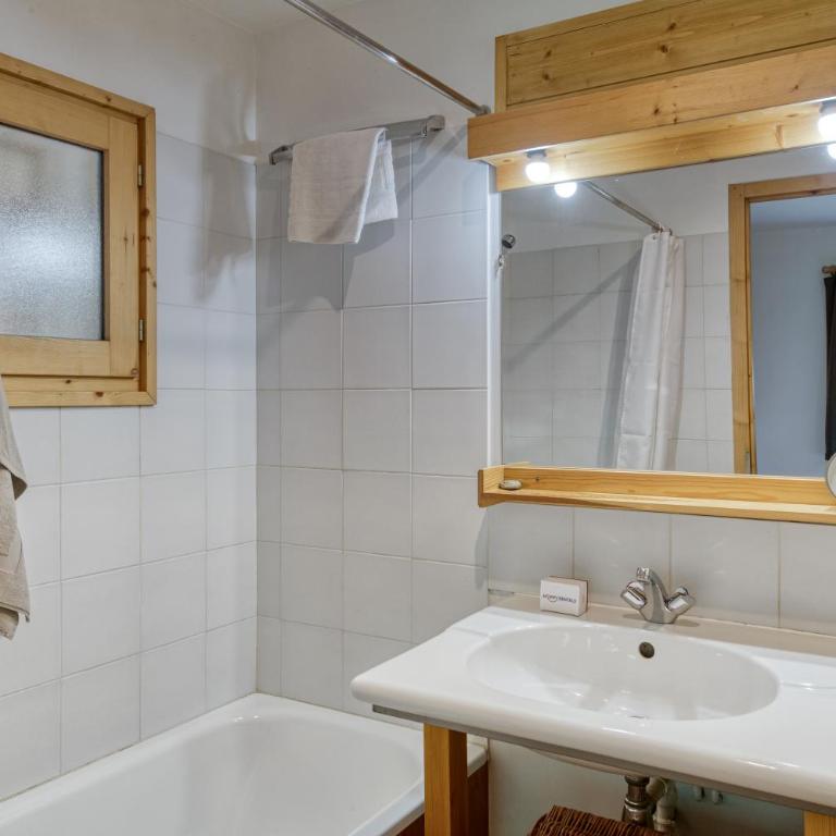 Chalet Allières Walk to Grands Montets | Sleeps 10 - Chalet - 24