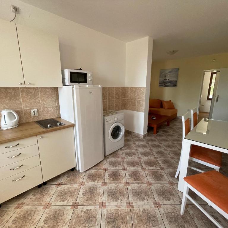 Apartments Minja S - Two-Bedroom Apartment with Balcony - 13
