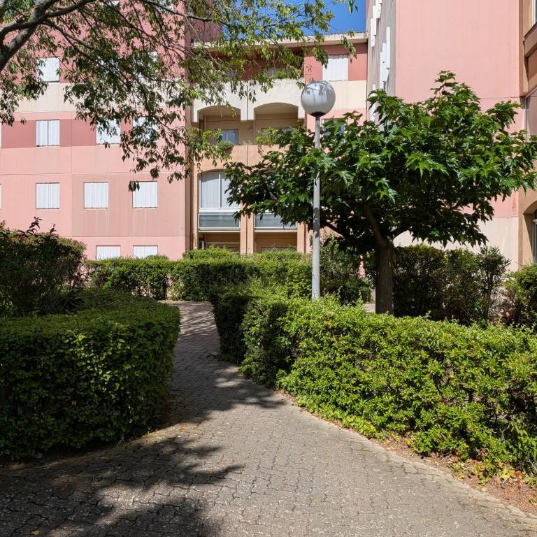 Chic & Cozy - Grand T3 - 95m Clim & Parking - Two-Bedroom Apartment - 26