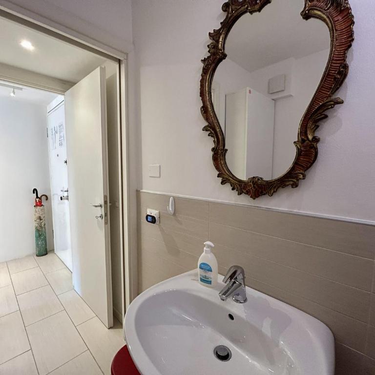 Nello Home - Trieste Reception - Appartamento con 2 Camere da Letto - 24