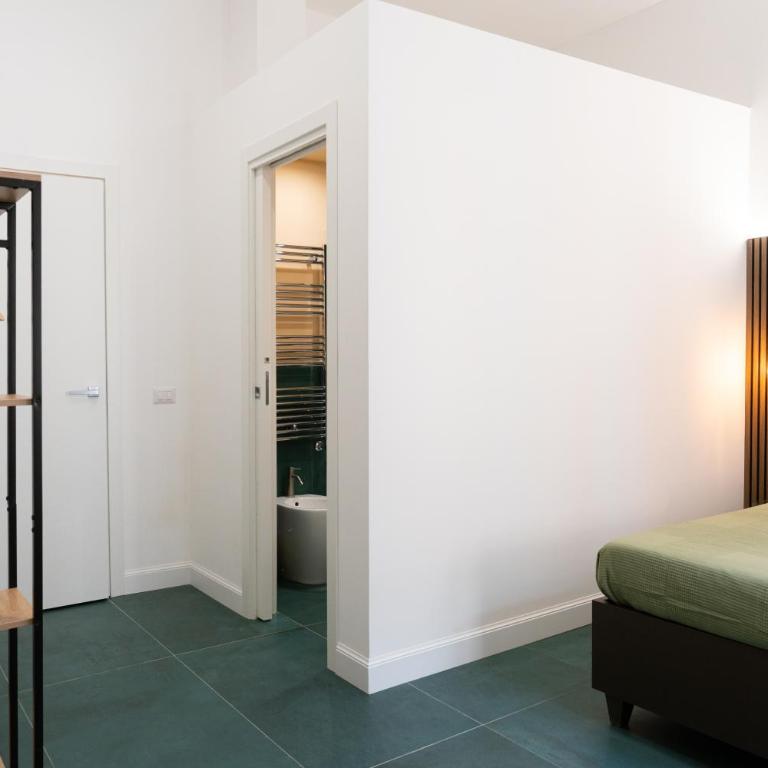 Macro Suites Roma - Camera Tripla con Bagno Privato - 3