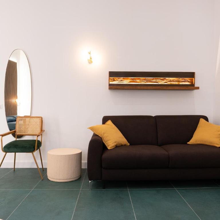 Macro Suites Roma - Camera Familiare con Bagno Privato - 7