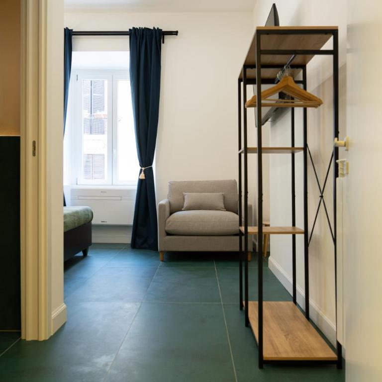 Macro Suites Roma - Camera Tripla con Bagno Privato - 8