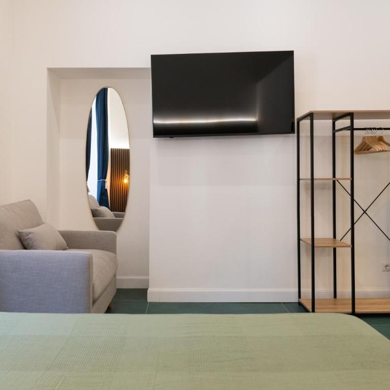Macro Suites Roma - Camera Tripla con Bagno Privato - 18