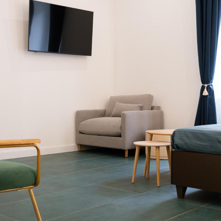 Macro Suites Roma - Camera Familiare con Bagno Privato - 23