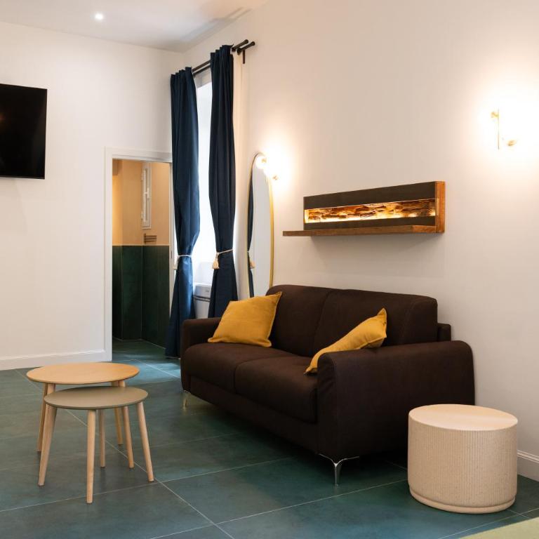 Macro Suites Roma - Camera Familiare con Bagno Privato - 25