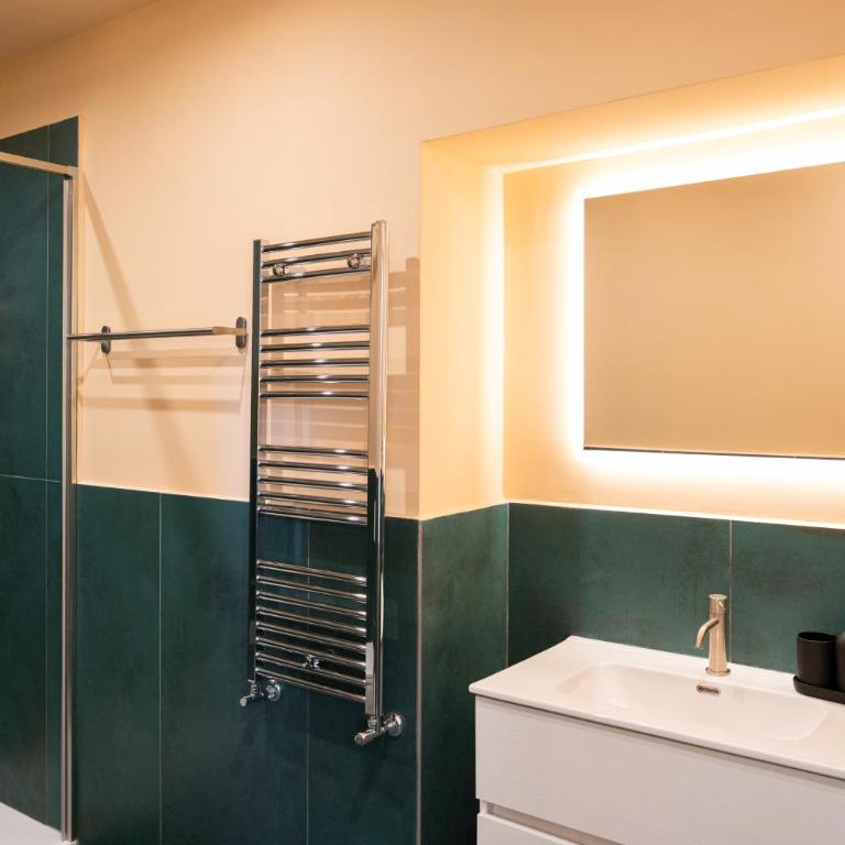 Macro Suites Roma - Camera Familiare con Bagno Privato - 26