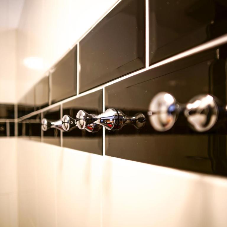 ZENTRUM Inzell HOTEL und FeWo BUDGET Bester Preis, Beste Wahl - Doppelzimmer mit Etagenbad - 4