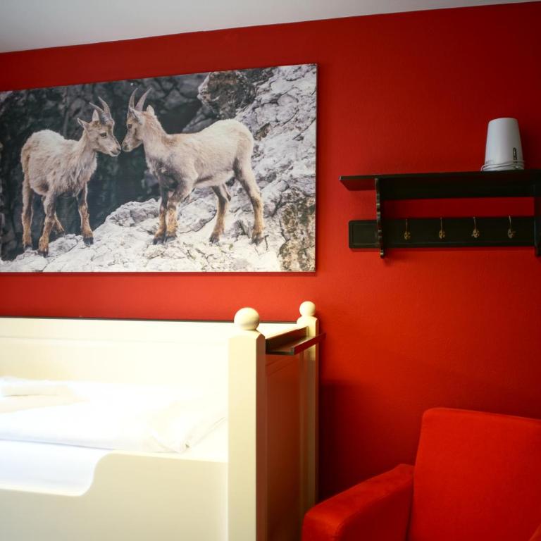 ZENTRUM Inzell HOTEL und FeWo BUDGET Bester Preis, Beste Wahl - Doppelzimmer mit Etagenbad - 3