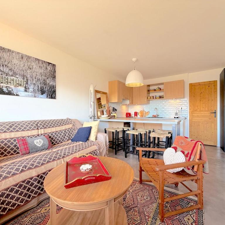 Unique et central ! T3 spacieux, vintage, rénové - Apartment mit 2 Schlafzimmern und Balkon - 2